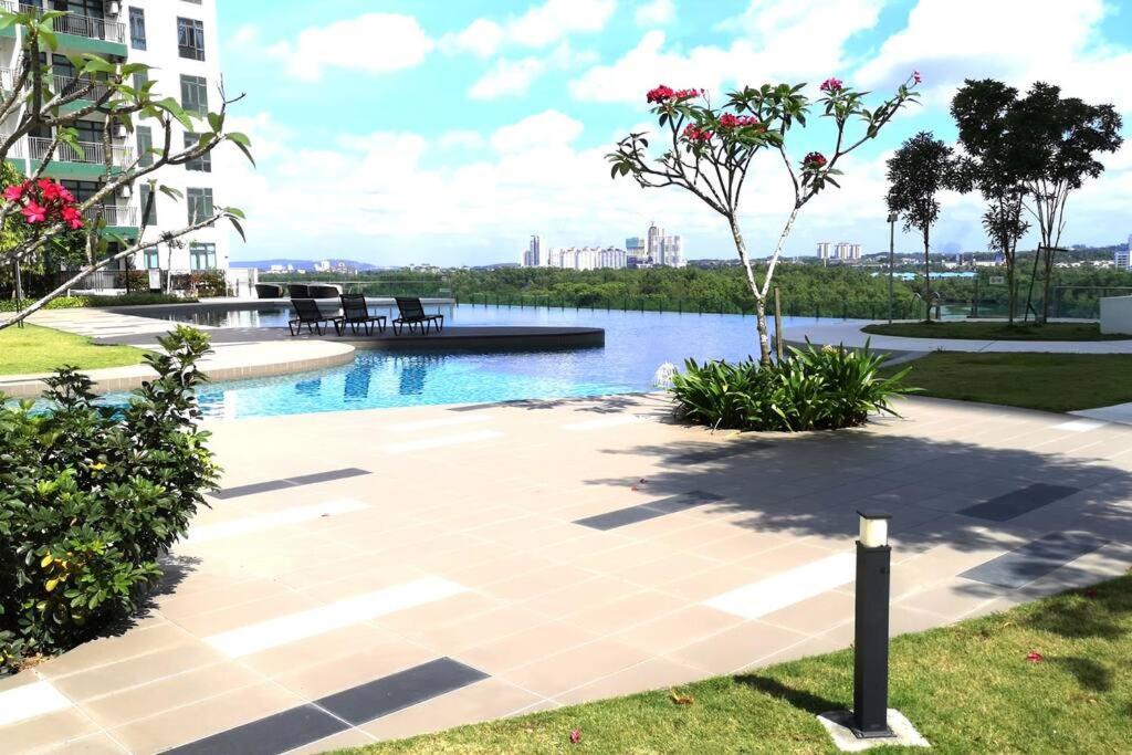 Yolo Budget Condo Premium Facilities One Johor Bahru Exterior foto