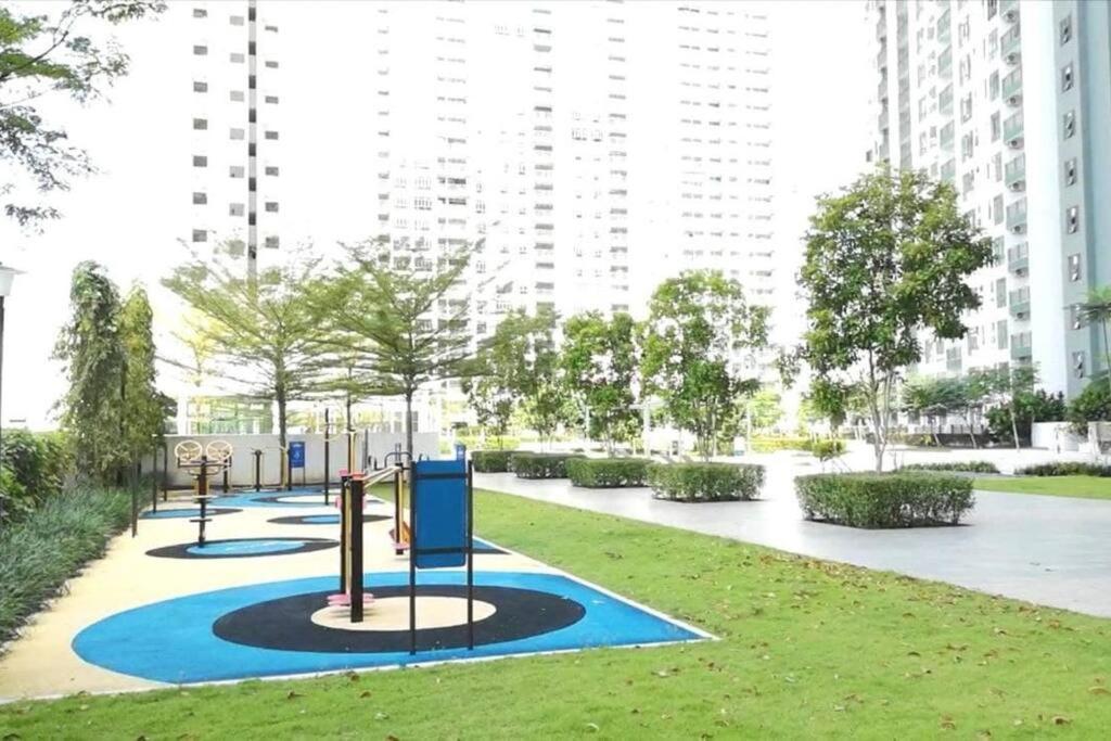 Yolo Budget Condo Premium Facilities One Johor Bahru Exterior foto